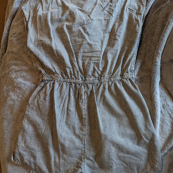 Rvca striped distressed romper sz m - Picture 2 of 4